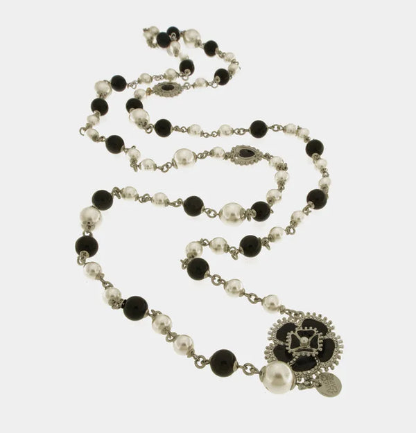 Collana in Metallo con perle e fiore nero — collezione aurora caprese