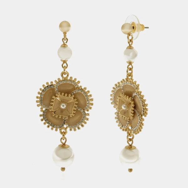 Orecchini in Metallo con fiore prendente e perla bianca — collezione aurora caprese