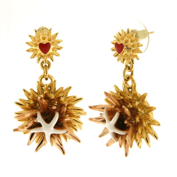 Orecchini in Metallo con cuore  e riccio di mare placcato oro con stella marina bianca — collezione erisos