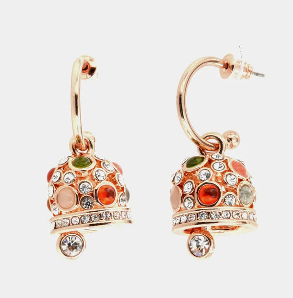 Orecchini in Metallo a cerchietto, con campane pendenti impreziosite da cristalli multicolore e punti luce bianchi — collezione grotta azzurra