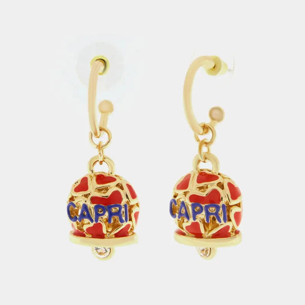 Orecchini in Metallo a cerchio con campanella impreziosita da cuori rossi e scritta capri — collezione tiberio