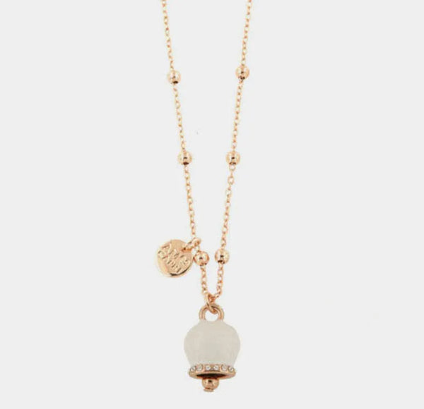 Collana in Metallo con campanella portafortuna pendente, impreziosita da smalto bianco e cristalli — collezione tragara