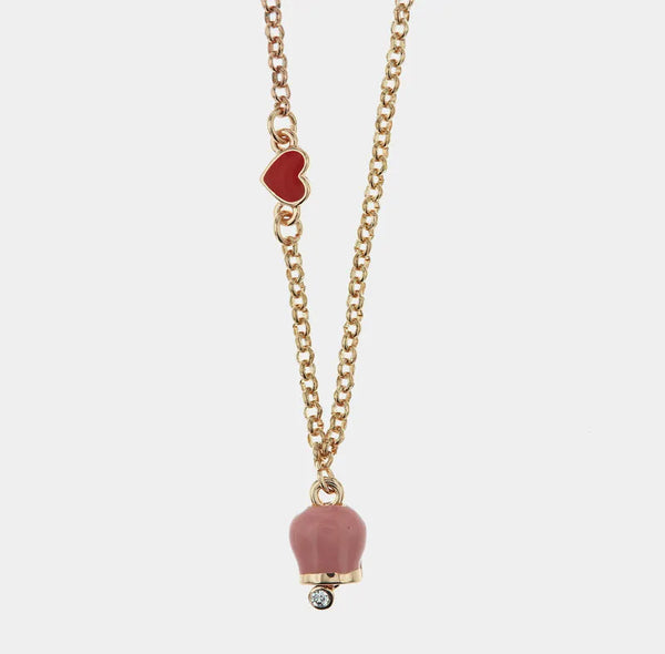 Collana in Metallo con cuore rosso e campanella portafortuna pendente rosa, impreziosita da punto luce — collezione tragara